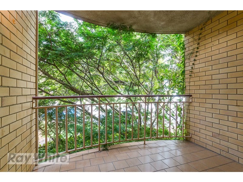 2/65 Nicklin Street, Coorparoo QLD 4151