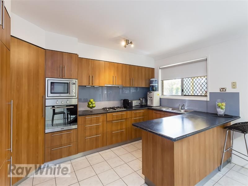 27 Picasso Street, Carina QLD 4152