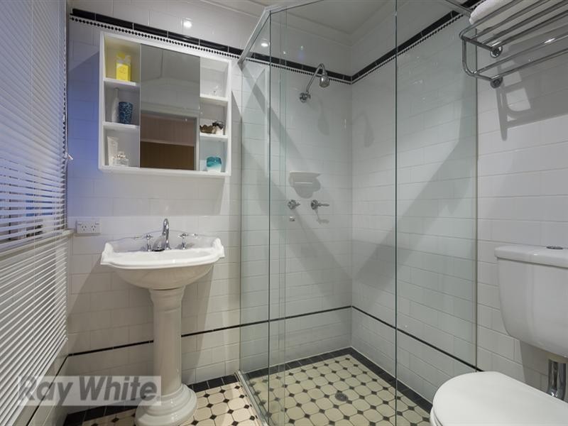 29 Primmer Street, Coorparoo QLD 4151