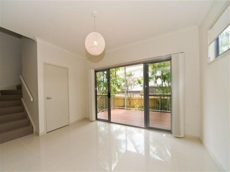 4/96 Broadway Street, Carina QLD 4152