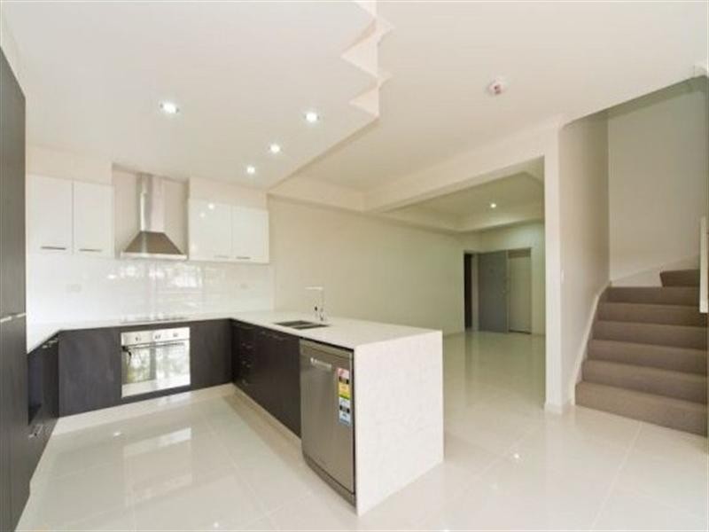 4/96 Broadway Street, Carina QLD 4152