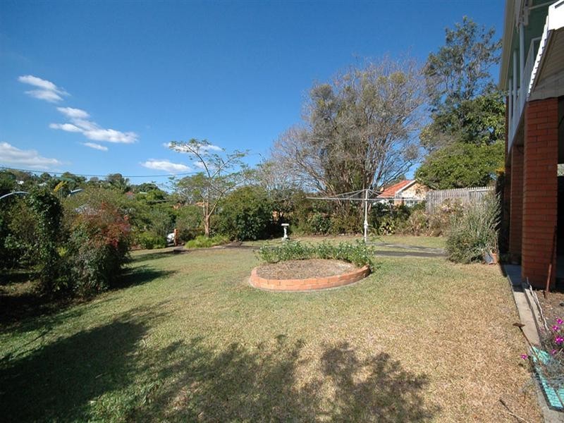 32 Marian Street, Coorparoo QLD 4151