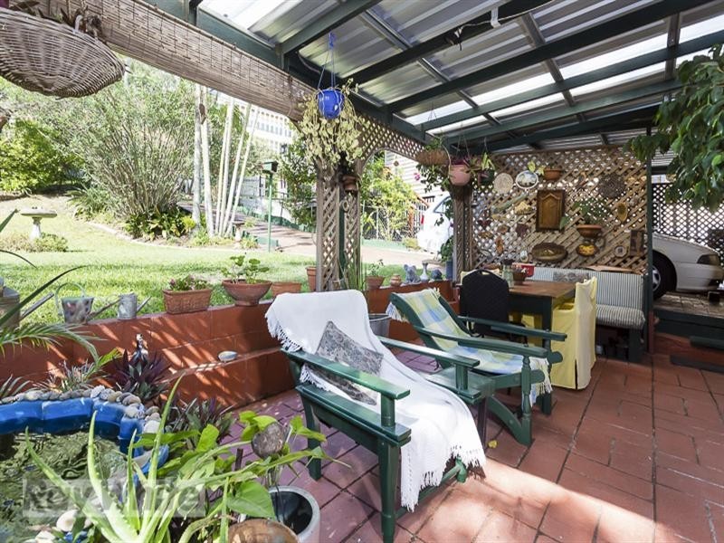 32 Lade Street, Coorparoo QLD 4151