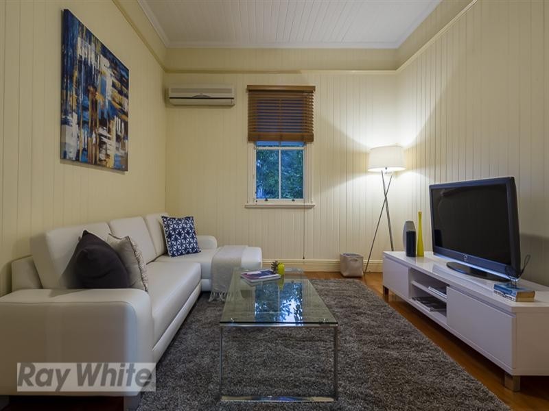 3 Longfellow Street, Norman Park QLD 4170