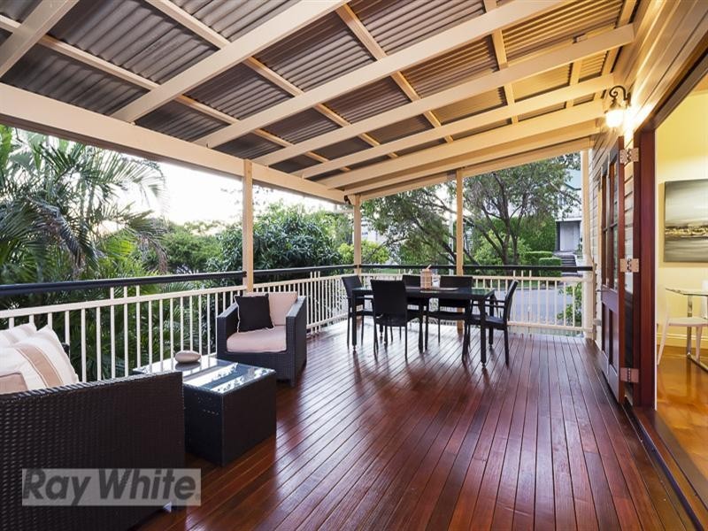 3 Longfellow Street, Norman Park QLD 4170