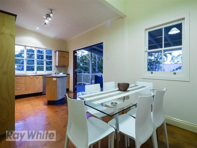 3 Longfellow Street, Norman Park QLD 4170