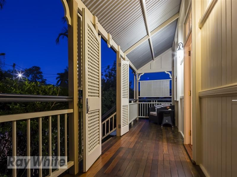 3 Longfellow Street, Norman Park QLD 4170