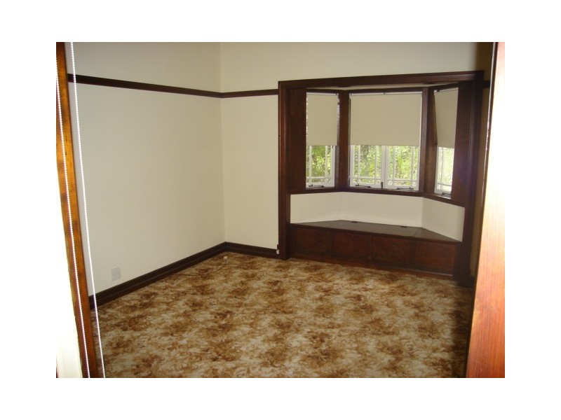 25 Newman Avenue, Camp Hill QLD 4152