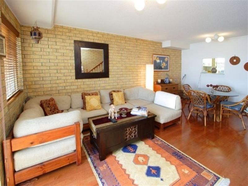 2/24 Eighth Avenue, Coorparoo QLD 4151