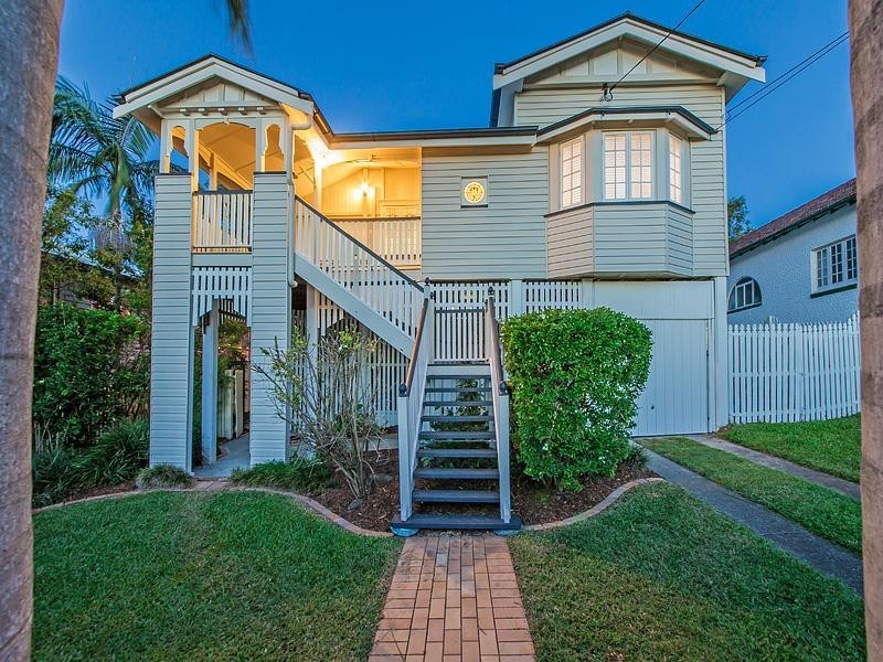 8 Trundle Street, Coorparoo QLD 4151