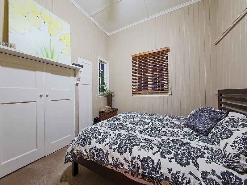 8 Trundle Street, Coorparoo QLD 4151