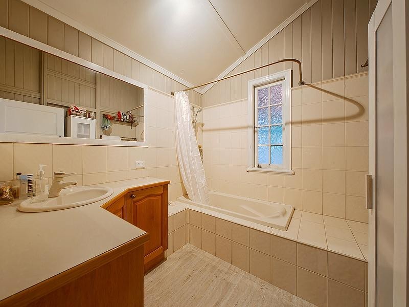 8 Trundle Street, Coorparoo QLD 4151