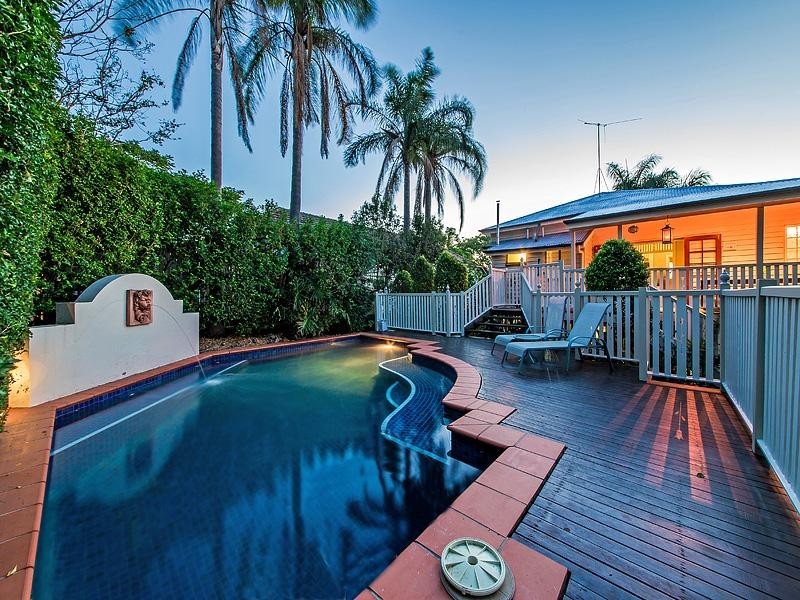 8 Trundle Street, Coorparoo QLD 4151