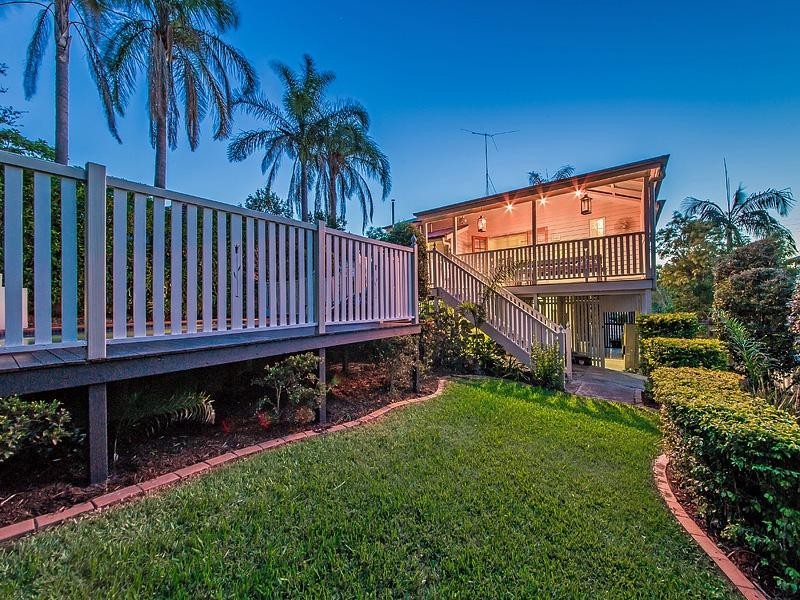 8 Trundle Street, Coorparoo QLD 4151