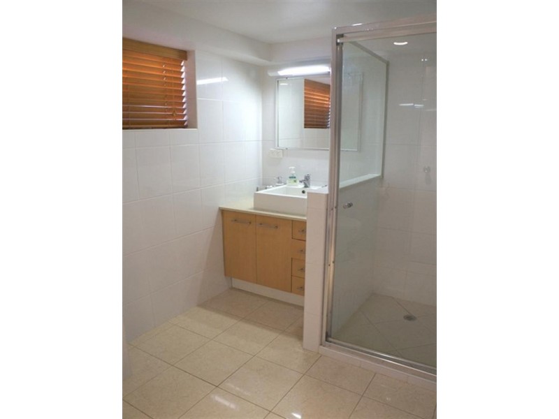 2/9 Stoneleigh Street, Coorparoo QLD 4151