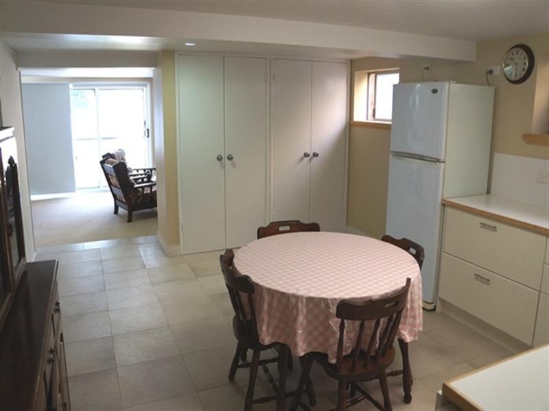 2/9 Stoneleigh Street, Coorparoo QLD 4151