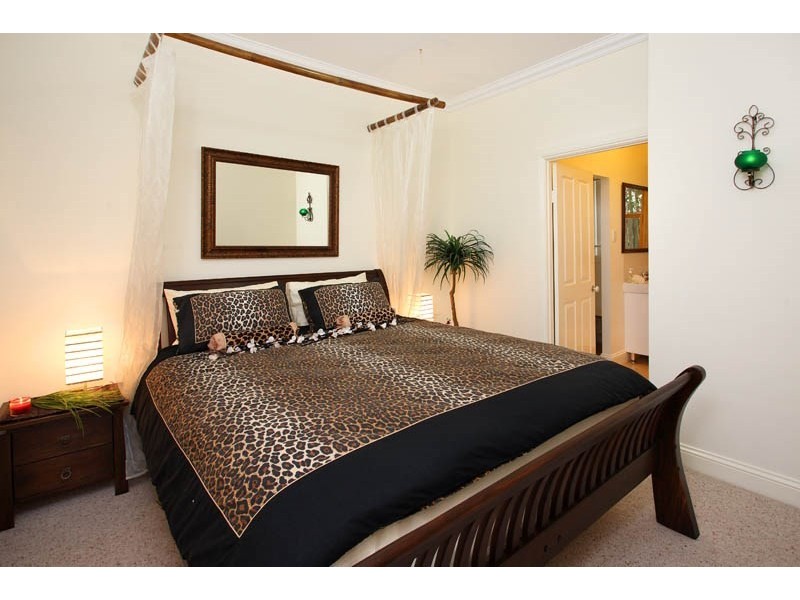 70 Nicholson Street, Greenslopes QLD 4120