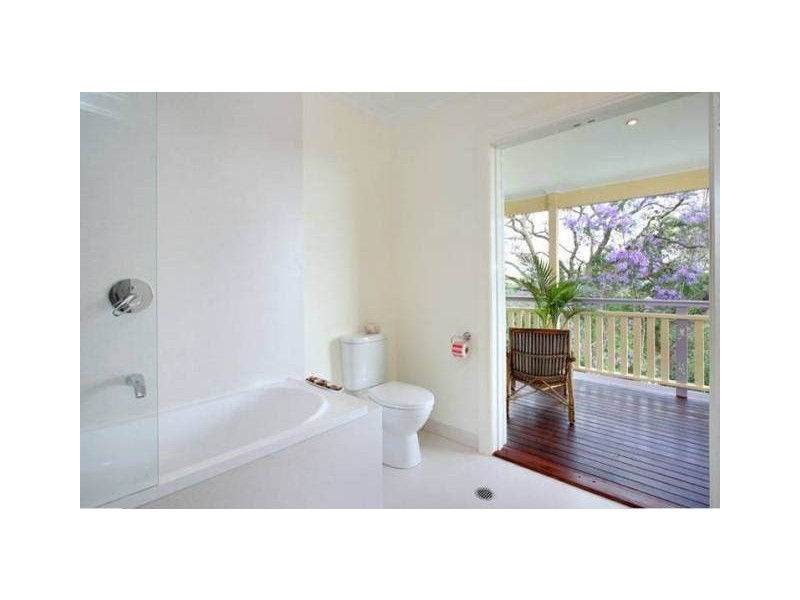 70 Nicholson Street, Greenslopes QLD 4120