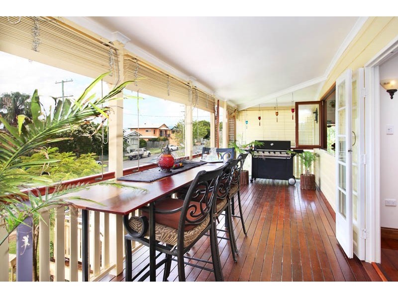 70 Nicholson Street, Greenslopes QLD 4120