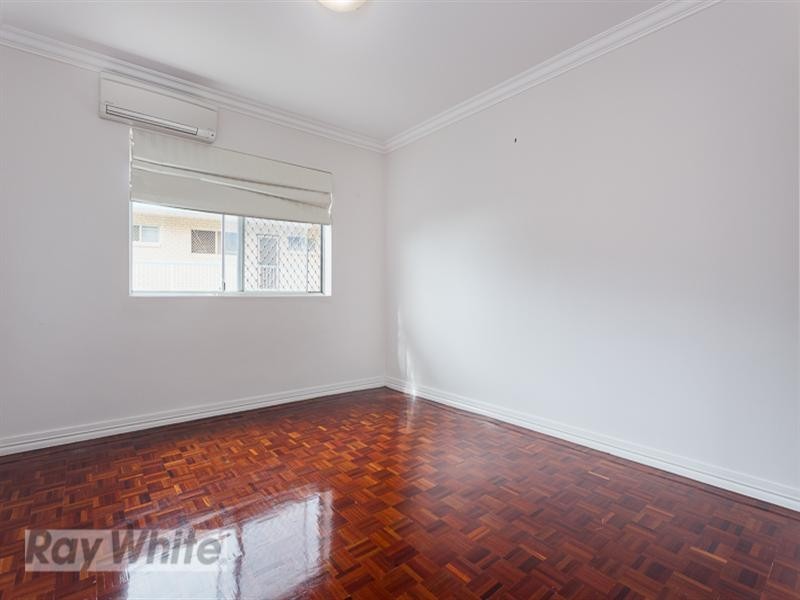 2/77 Kitchener Street, Coorparoo QLD 4151