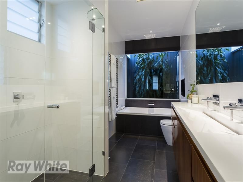 103 Crescent Road, Hamilton QLD 4007