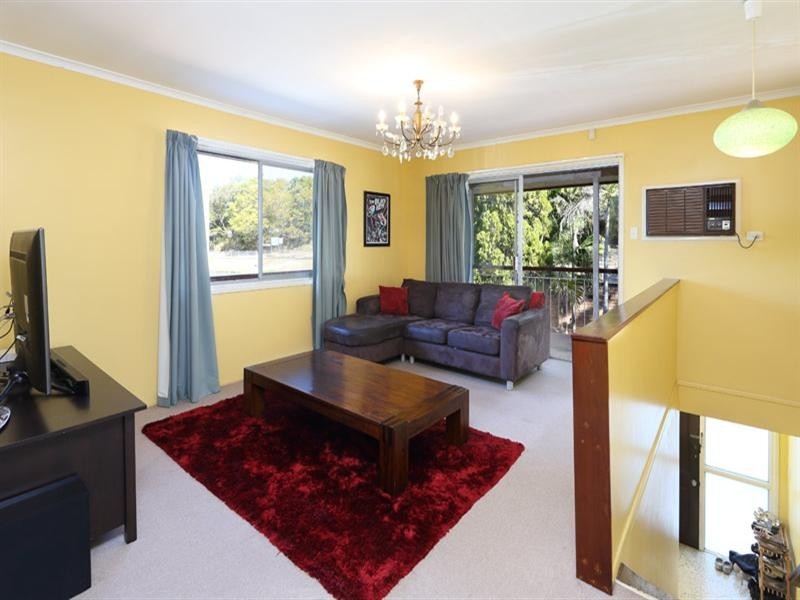 42 Abbott Street, Camp Hill QLD 4152