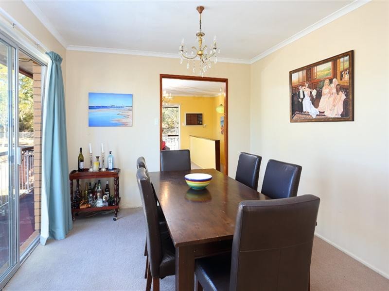 42 Abbott Street, Camp Hill QLD 4152