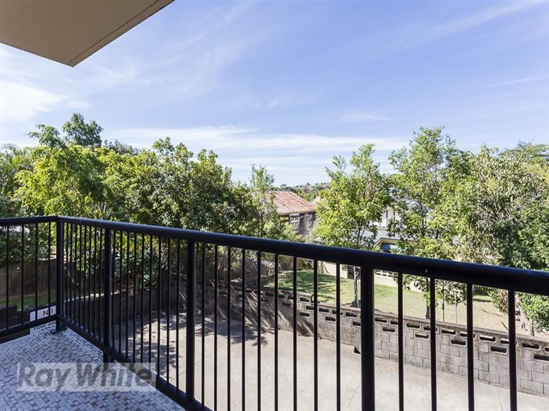 3/42 Pembroke Road, Coorparoo QLD 4151