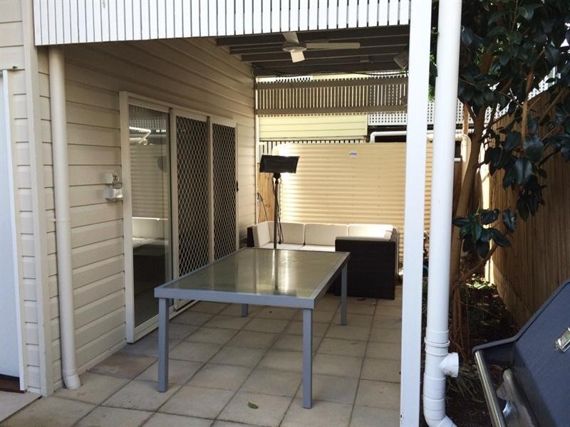 1217A Stanley Street East, Coorparoo QLD 4151