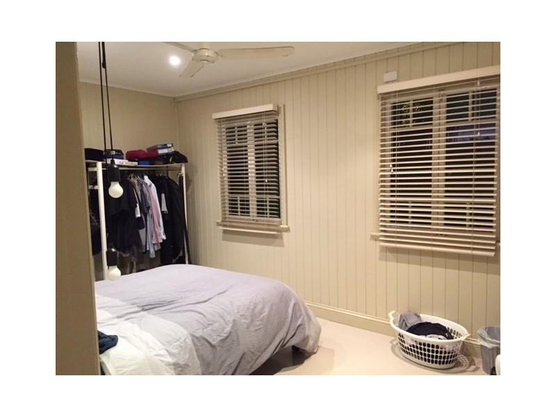 127 Temple Street, Coorparoo QLD 4151