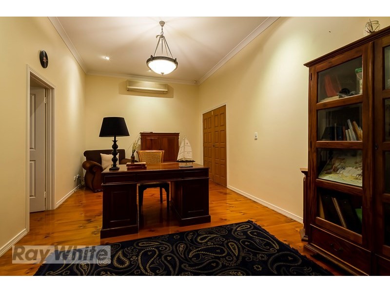 65 Henzell Terrace, Greenslopes QLD 4120