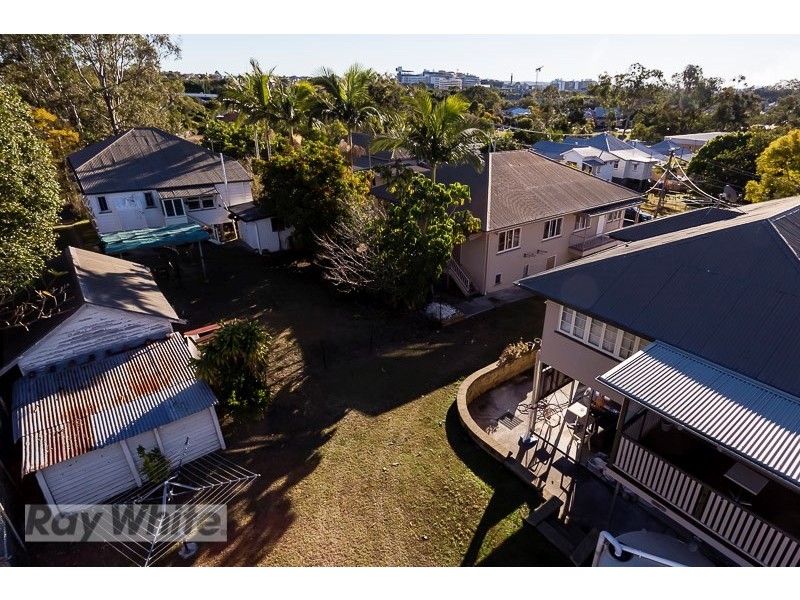 10,58,62,62A Cnr Flora and Lincoln Streets, Greenslopes QLD 4120