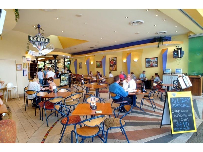 10,58,62,62A Cnr Flora and Lincoln Streets, Greenslopes QLD 4120