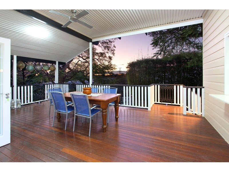 31 Leigh Street, Coorparoo QLD 4151