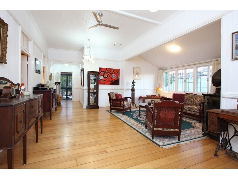 31 Leigh Street, Coorparoo QLD 4151