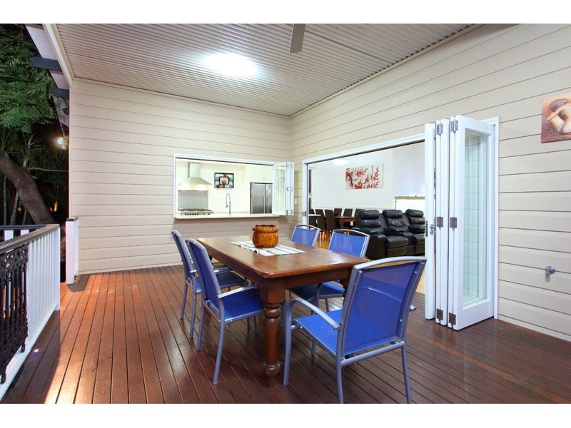 31 Leigh Street, Coorparoo QLD 4151