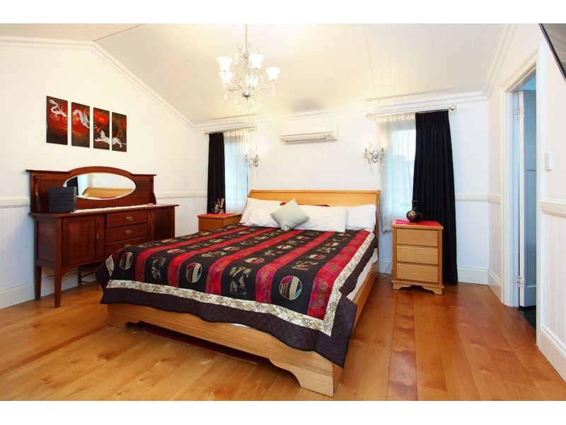 31 Leigh Street, Coorparoo QLD 4151