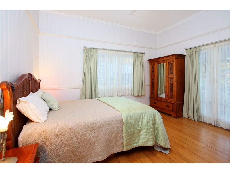 31 Leigh Street, Coorparoo QLD 4151