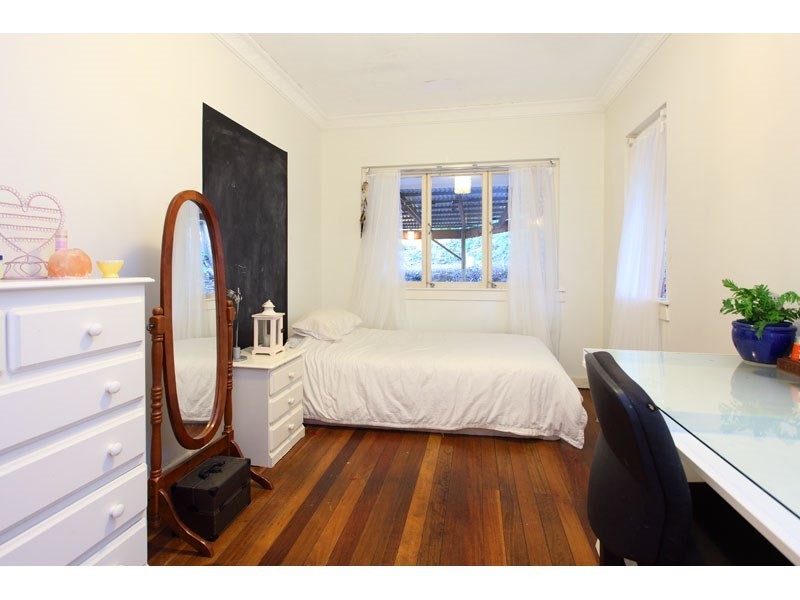 379 Chatsworth Road, Coorparoo QLD 4151