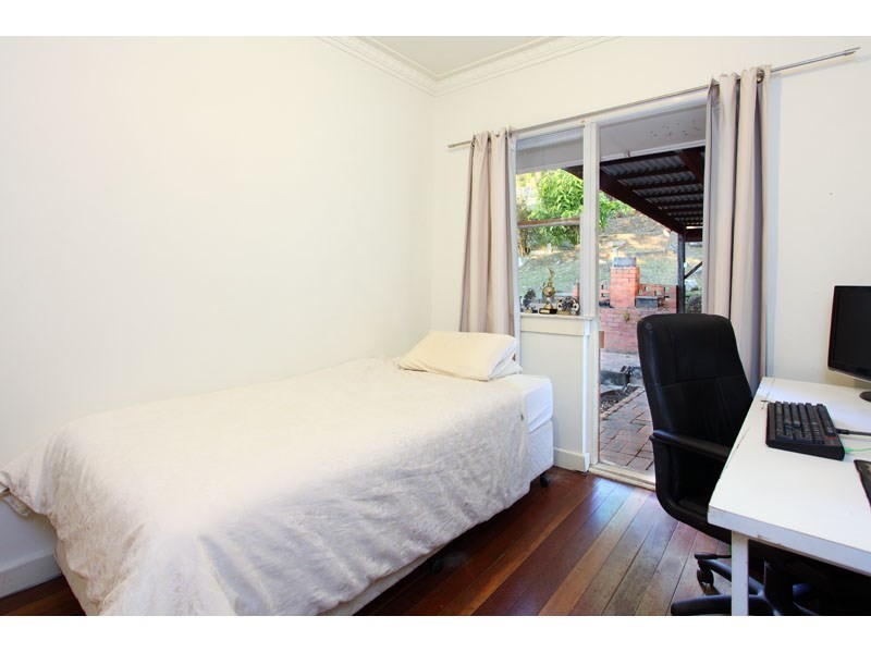 379 Chatsworth Road, Coorparoo QLD 4151