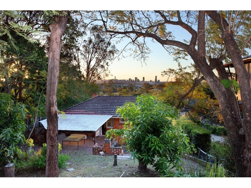 379 Chatsworth Road, Coorparoo QLD 4151