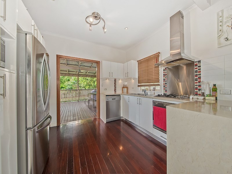 6 Trundle Street, Coorparoo QLD 4151