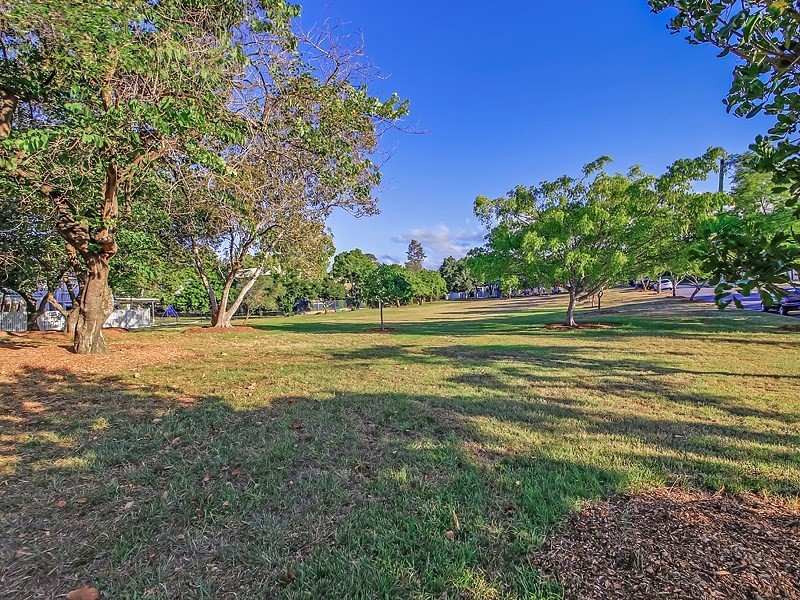 6 Trundle Street, Coorparoo QLD 4151