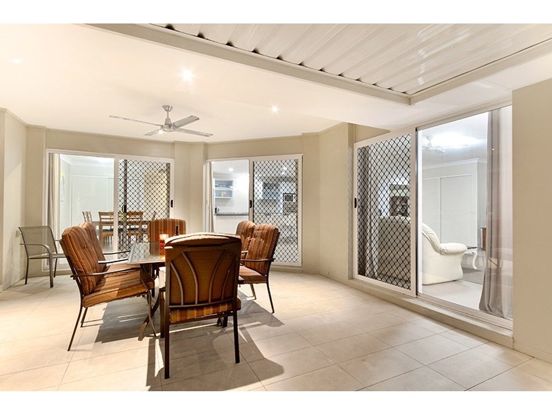 4 Peregian Close, Manly West QLD 4179