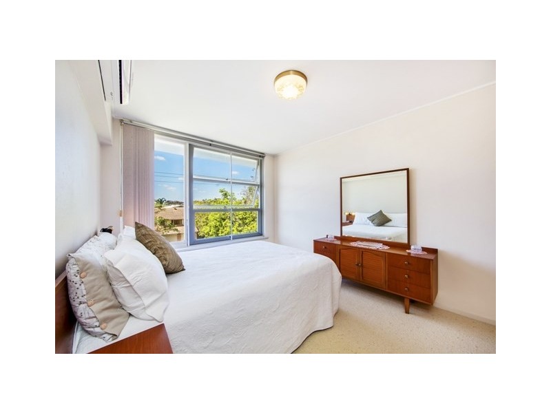 1/245 Cavendish Road, Coorparoo QLD 4151