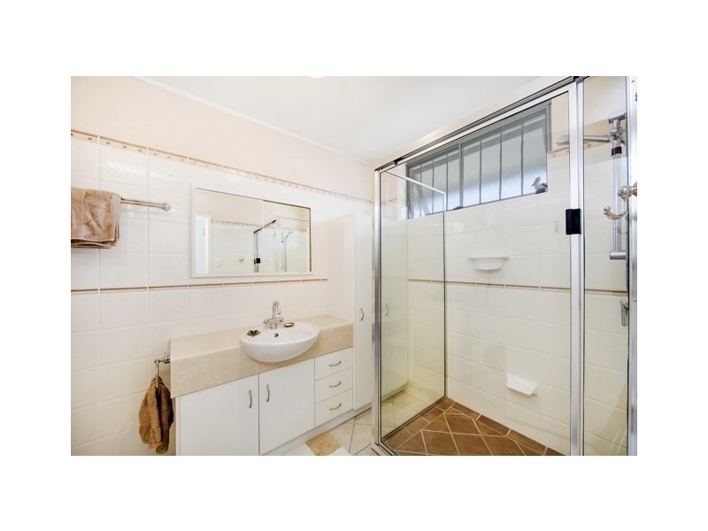 1/245 Cavendish Road, Coorparoo QLD 4151