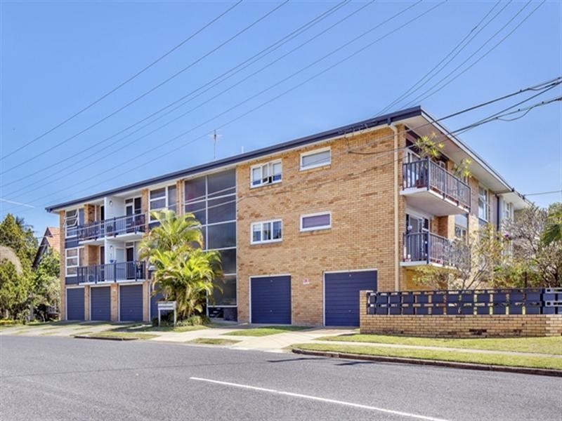 1/245 Cavendish Road, Coorparoo QLD 4151