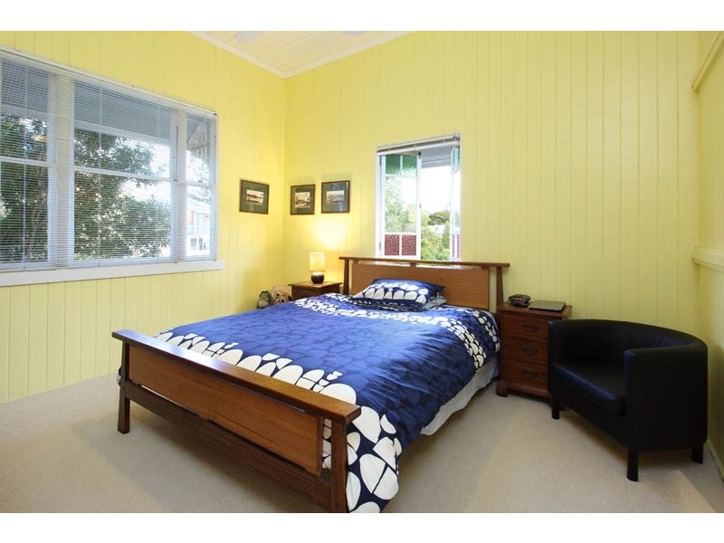 27 Kelsey Street, Coorparoo QLD 4151