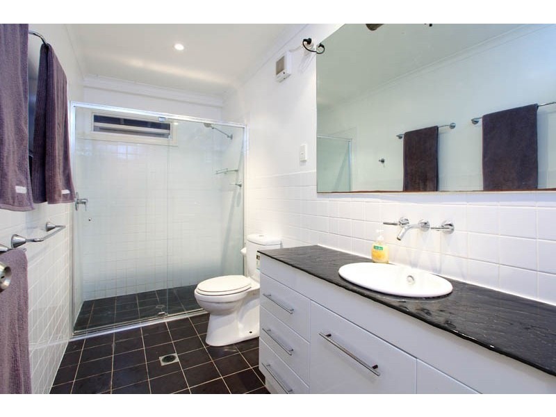 27 Kelsey Street, Coorparoo QLD 4151