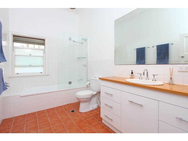 27 Kelsey Street, Coorparoo QLD 4151